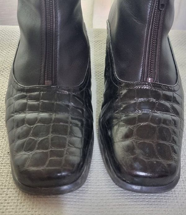 Scarpe da donna: STIEFELETTE Kombination LEDER / LACKLEDER dunkelbraun – Usato da Basel venduto da Mamaree
