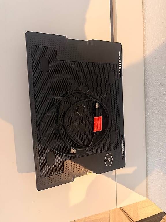 Notebooks: Laptop oder IPad Kühler mit LED – Gebraucht aus Bern von bbr_jv7s 2