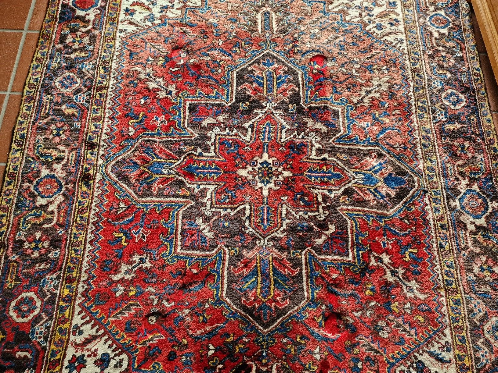 Tappeti: Antiker Teppich mit Muster mehrfarbig – Usato da BERN venduto da Intarsia 4