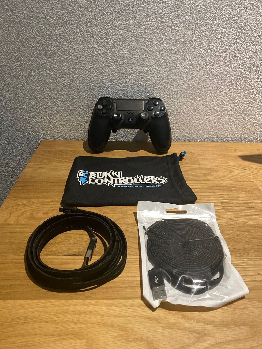 Controller: PS4 controller with paddles - Burn Controllers – Gebraucht aus Vogorno von dlwlsns