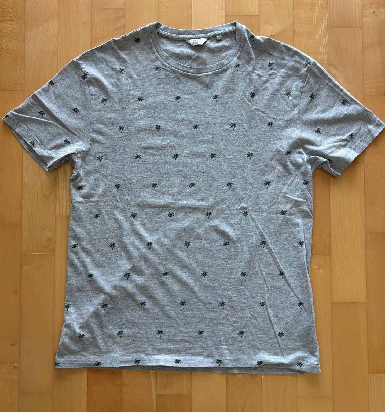Next T-shirt: T-Shirt Next – Usato da Winterberg ZH venduto da vanilleinspiration
