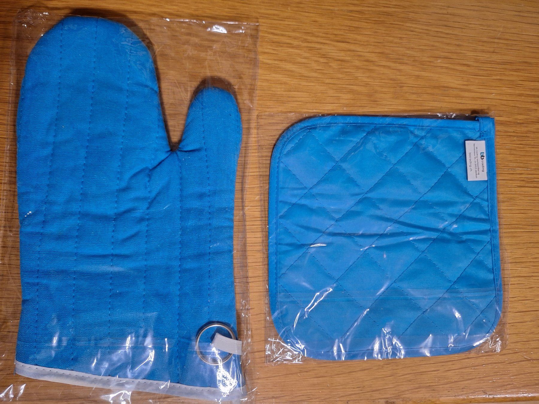 Handschuhe & Handstulpen: Ofenhandschuh-Set von Nielsen, blau, neu – Neu und originalverpackt aus Starrkirch-Wil von LucyDog 1