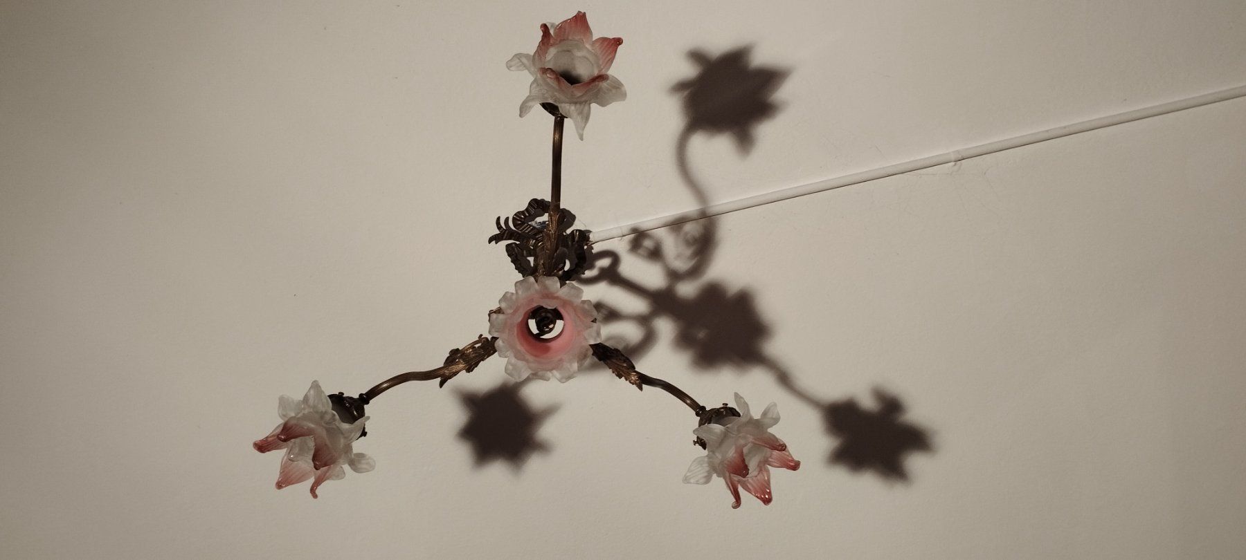 Lampadari & plafoniere: Lustre ancien en bronze . – Usato da Praz (Vully) venduto da pikuluka1 3