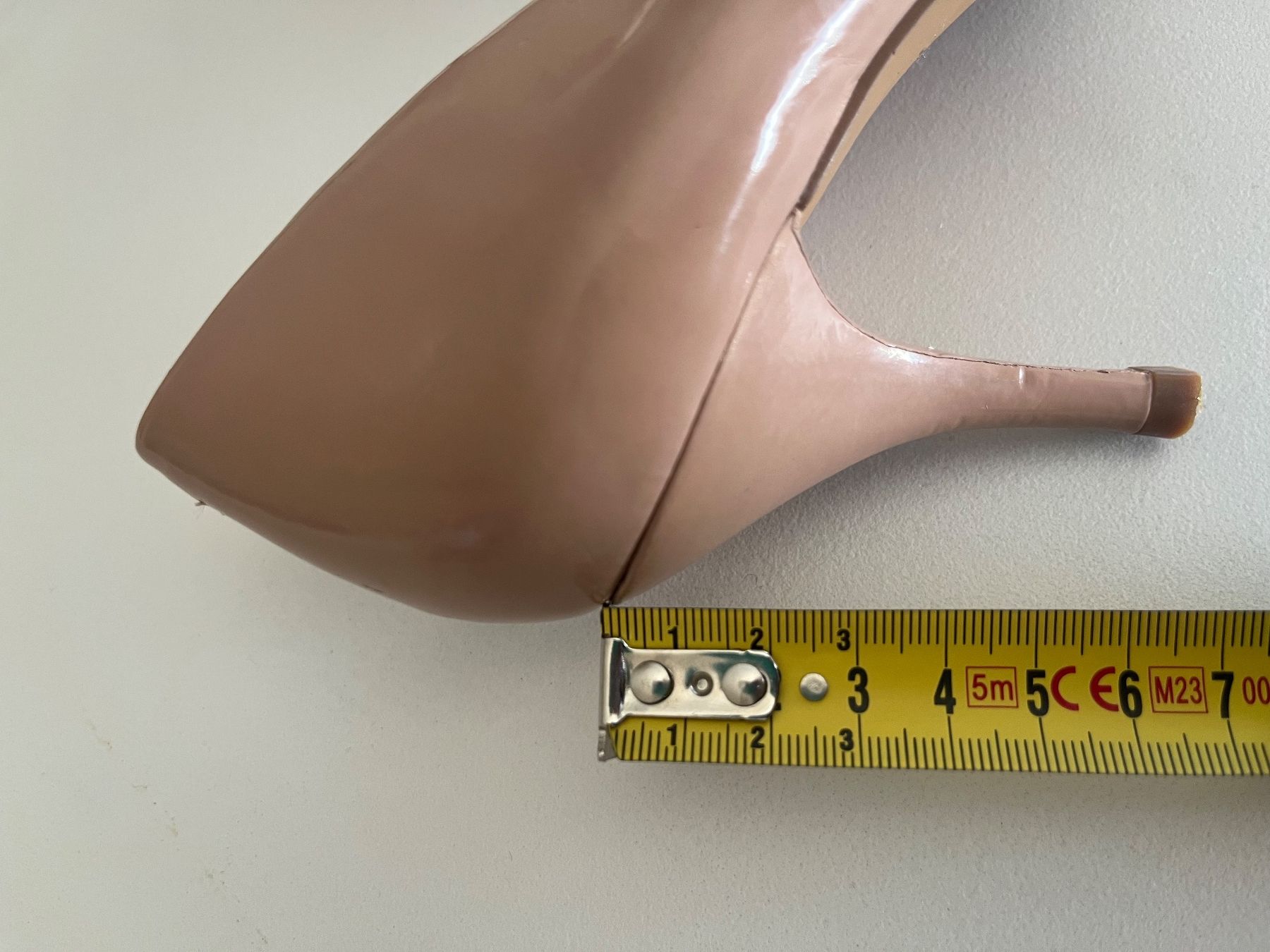 Scarpe da donna: Beige Pumps aus Leder – Usato da Lenzburg venduto da BMK. 7