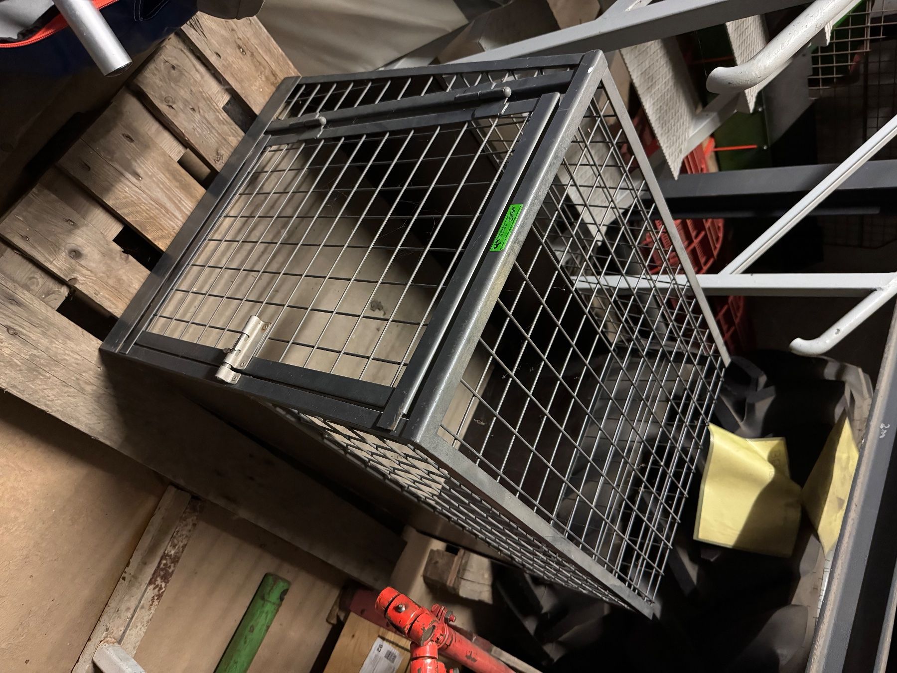 Meiko Gabbie, trasporto & Sicurezza: Hundebox für Auto – Usato da Hallau venduto da KSchwaninger