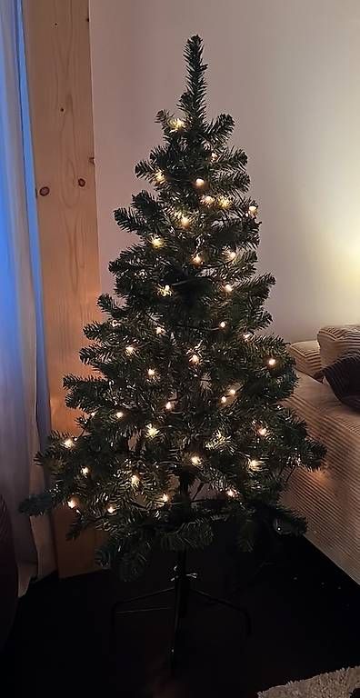 Toutes les décorations: Künstlicher Weihnachtsbaum 150 cm – D'occasion à Birmensdorf ZH par big_v52v 1