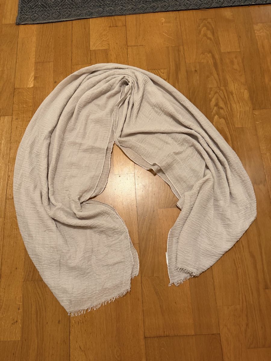H&M Foulard & Sciarpe: Schal von H&M. – Usato da Adliswil venduto da StephanieAnnina 1