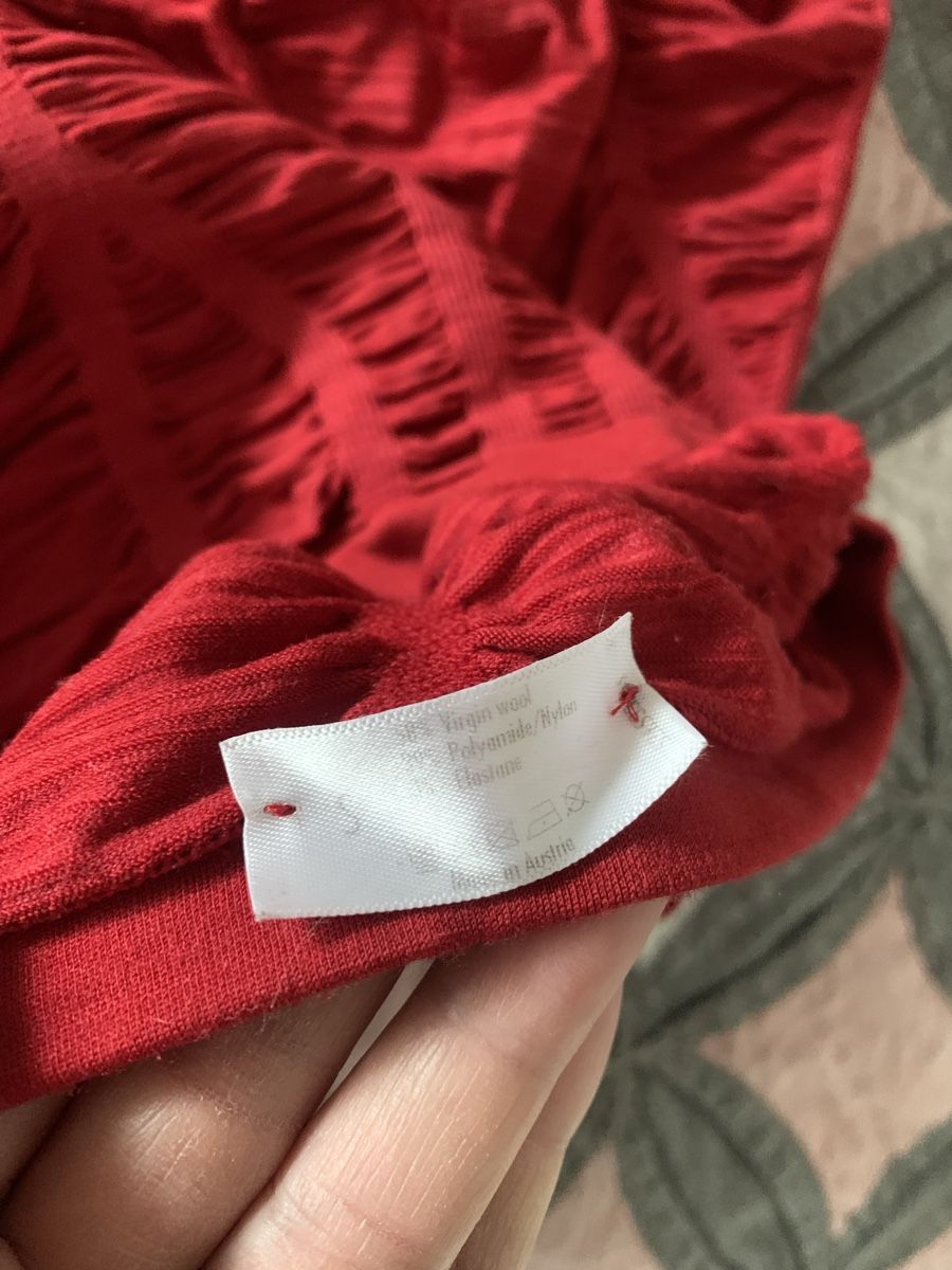 Pullover & Sweatshirts: Wolford roter rollkragen pullover virgin wolle – Gebraucht aus Zürich von Nikuska32 2