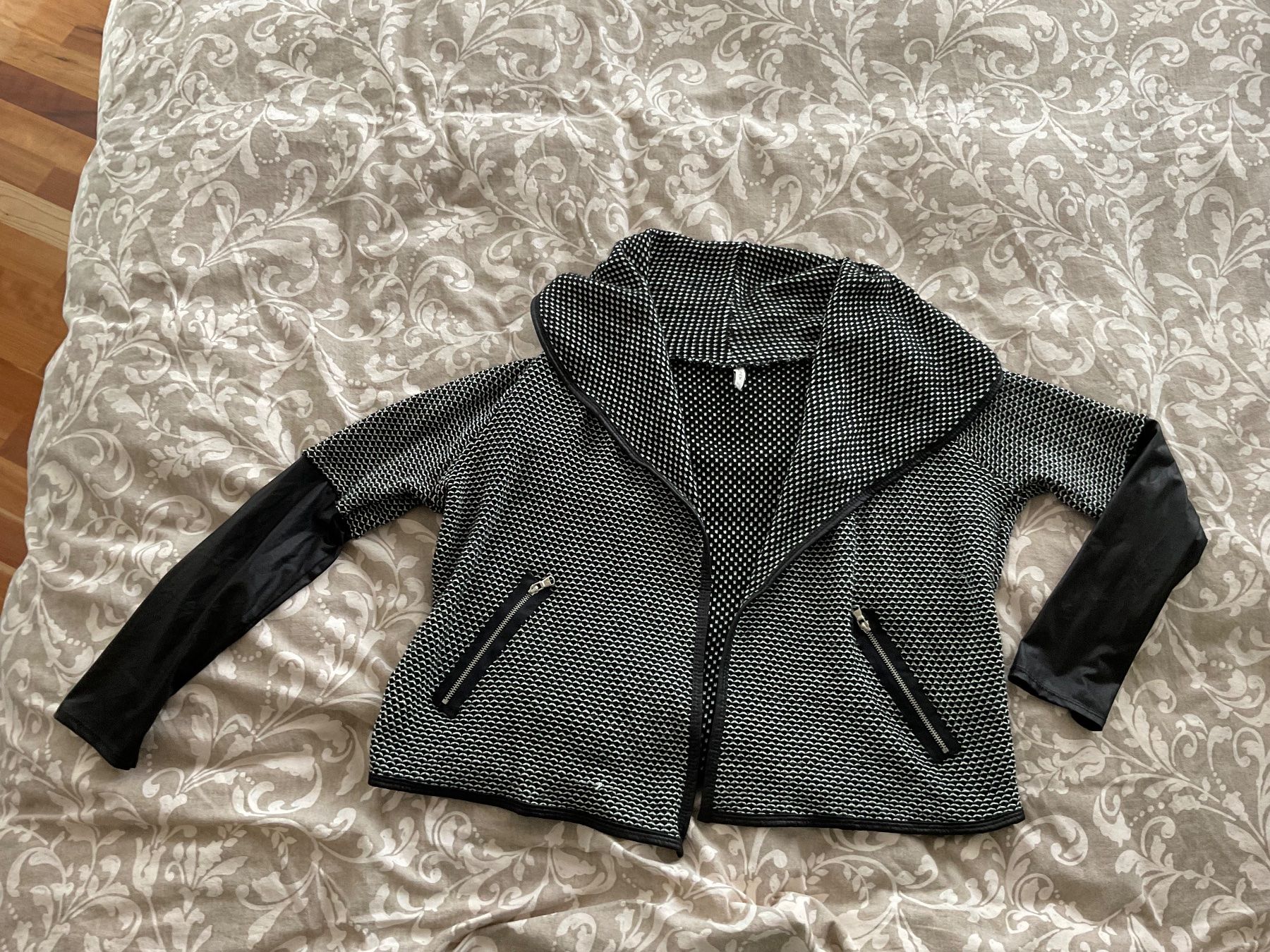 Giacche: Strick Jacke Gr. M-L – Usato da Rümlang venduto da euqinom16
