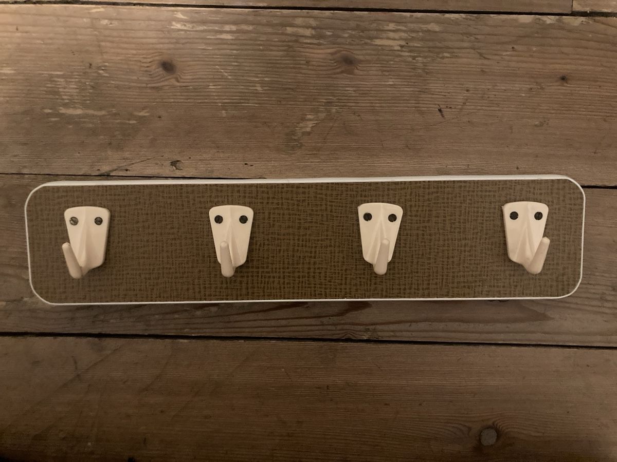 Garderobe: Tolle Vintage Hakenleiste – Gebraucht aus Bern von mymo01