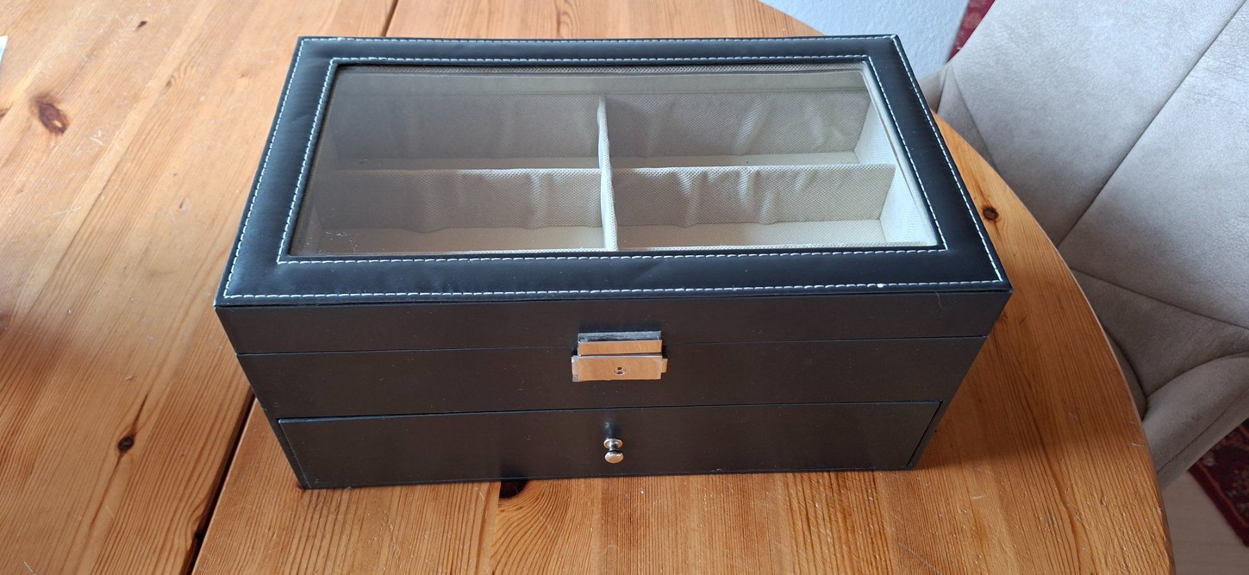 Autres décorations & accessoires: Brillen Aufbewahrungskoffer – Neuf (Voir description) à Männedorf par Mis_nl7l