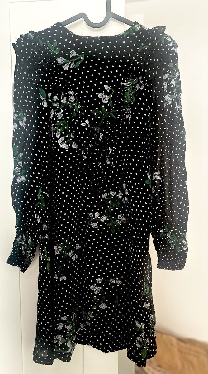 Ganni Vestiti: Ganni Kleid, Grösse 34, Schwarz mit Blumen – Usato da St. Gallen venduto da avl_k5my 2