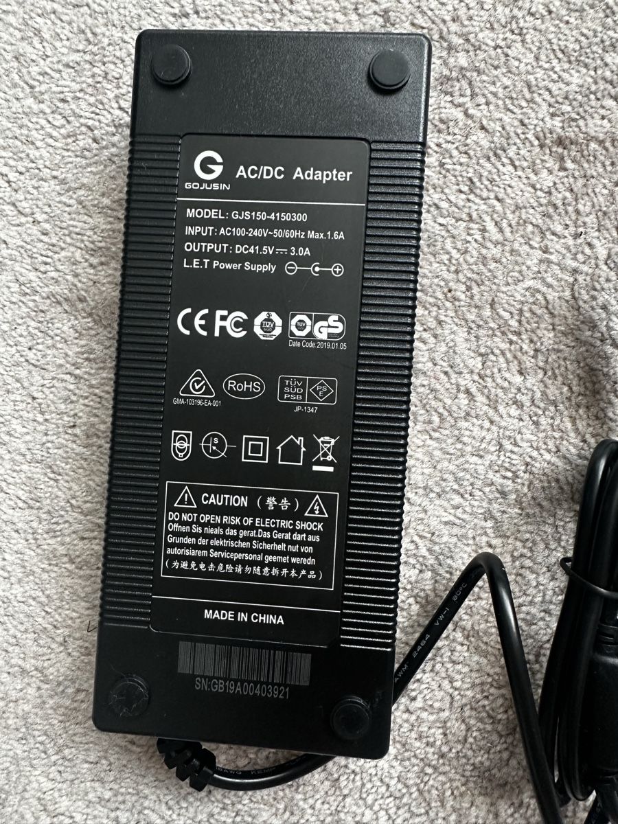 Caricabatterie: New charger - etwow electric scooter  – Nuovo (secondo la descrizione) da Thalwil venduto da klaudiamusiol 1