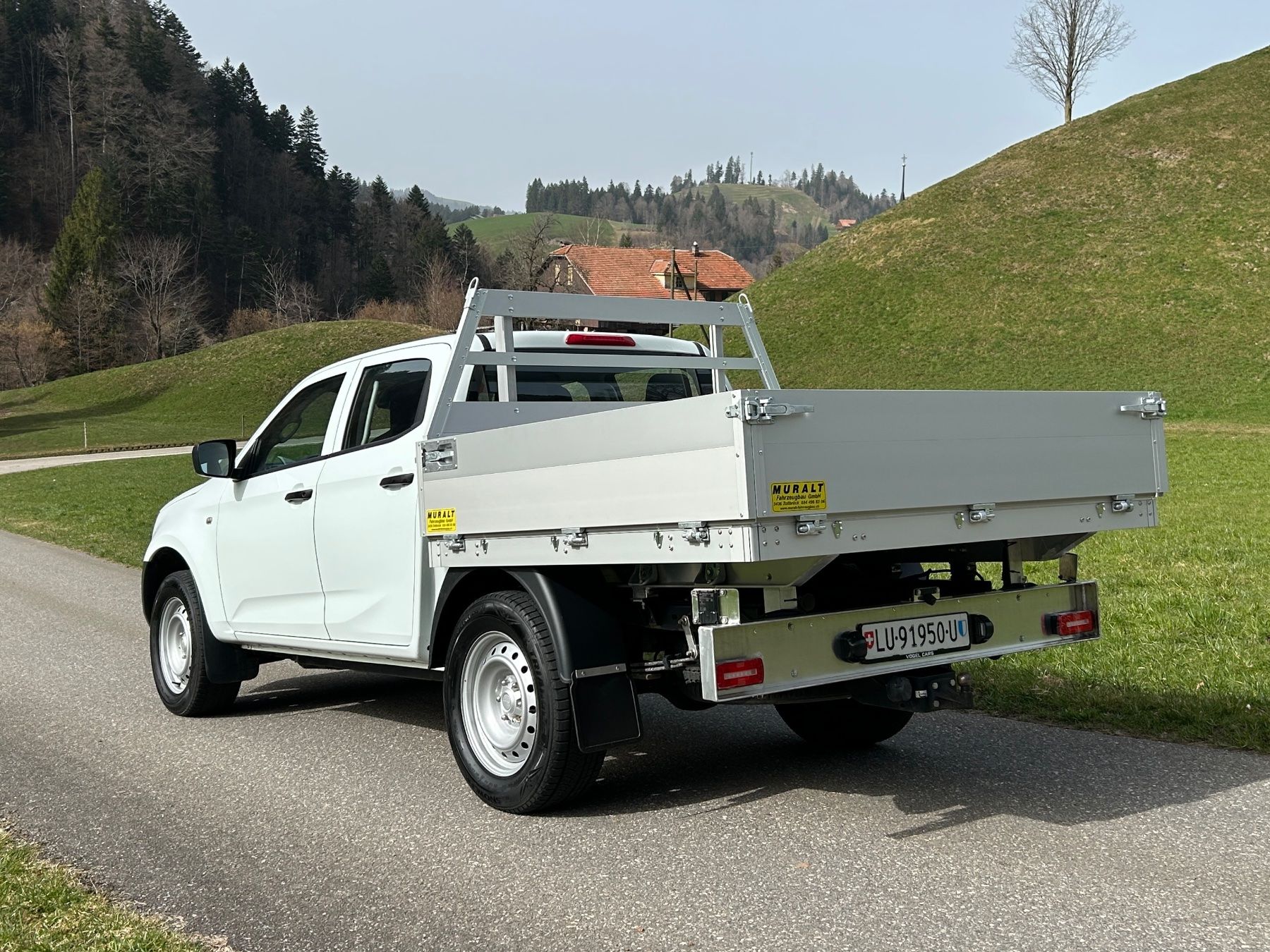 Isuzu Autos: ISUZU D-MAX 1.9 CrewCab N60FF 4x4 AT – Gebraucht aus Escholzmatt von schweizer007 3