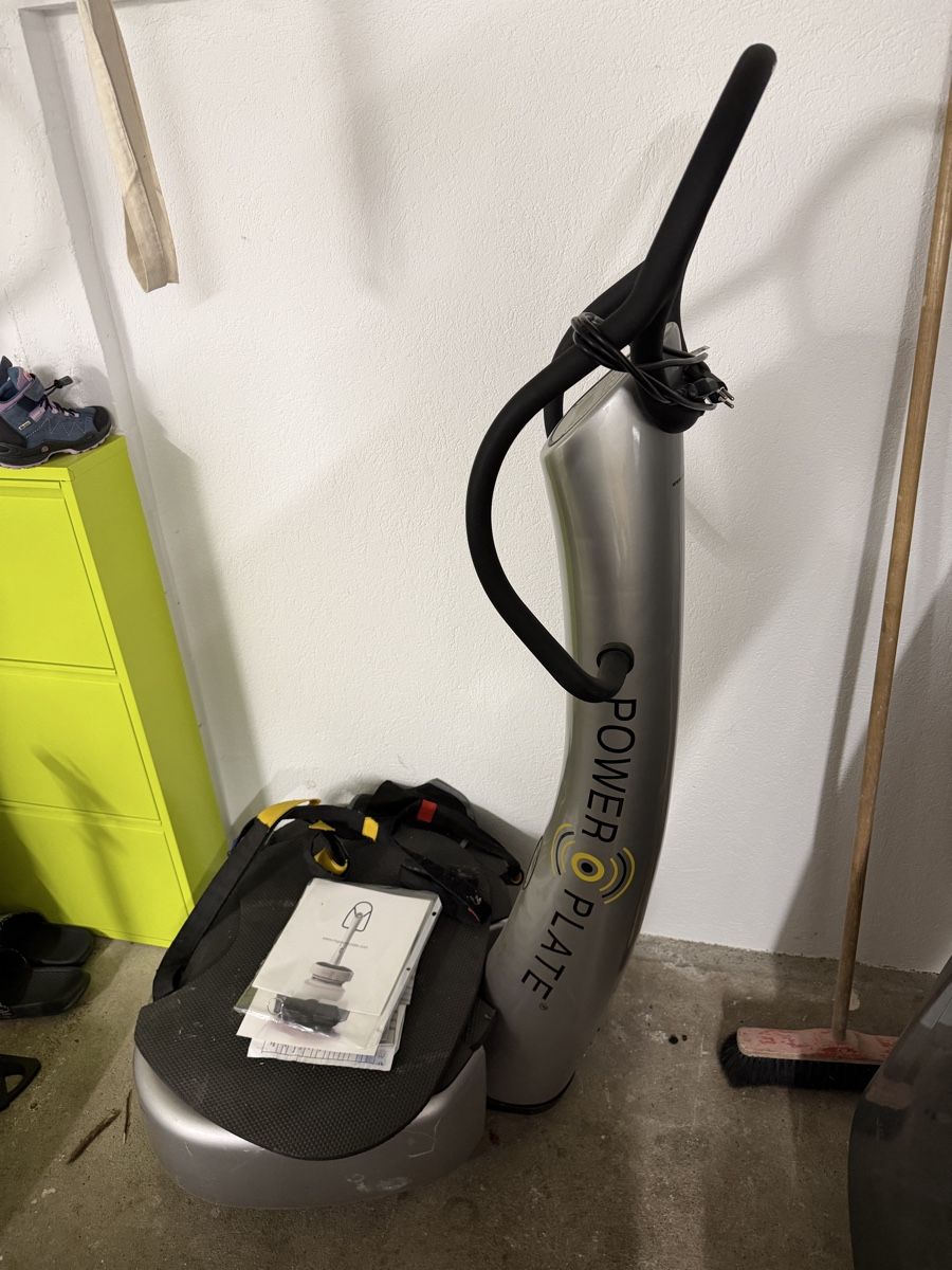 Hometrainer: Power Plate  – Gebraucht aus Fislisbach von Aleksandar055