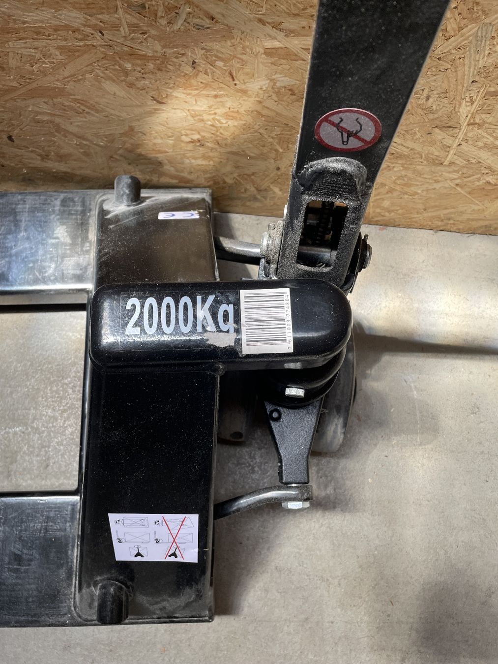Carrelli elevatori e a forche: Palettenrolli 2000Kg  – Usato da Emmenbrücke venduto da Gzl-94 2