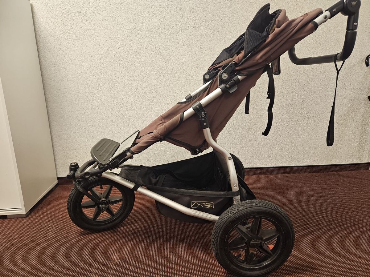 Mountain Buggy Carrozzine: Kinderwagen Mountain Buggy, braun – Usato da Halden venduto da leyla_ze 1