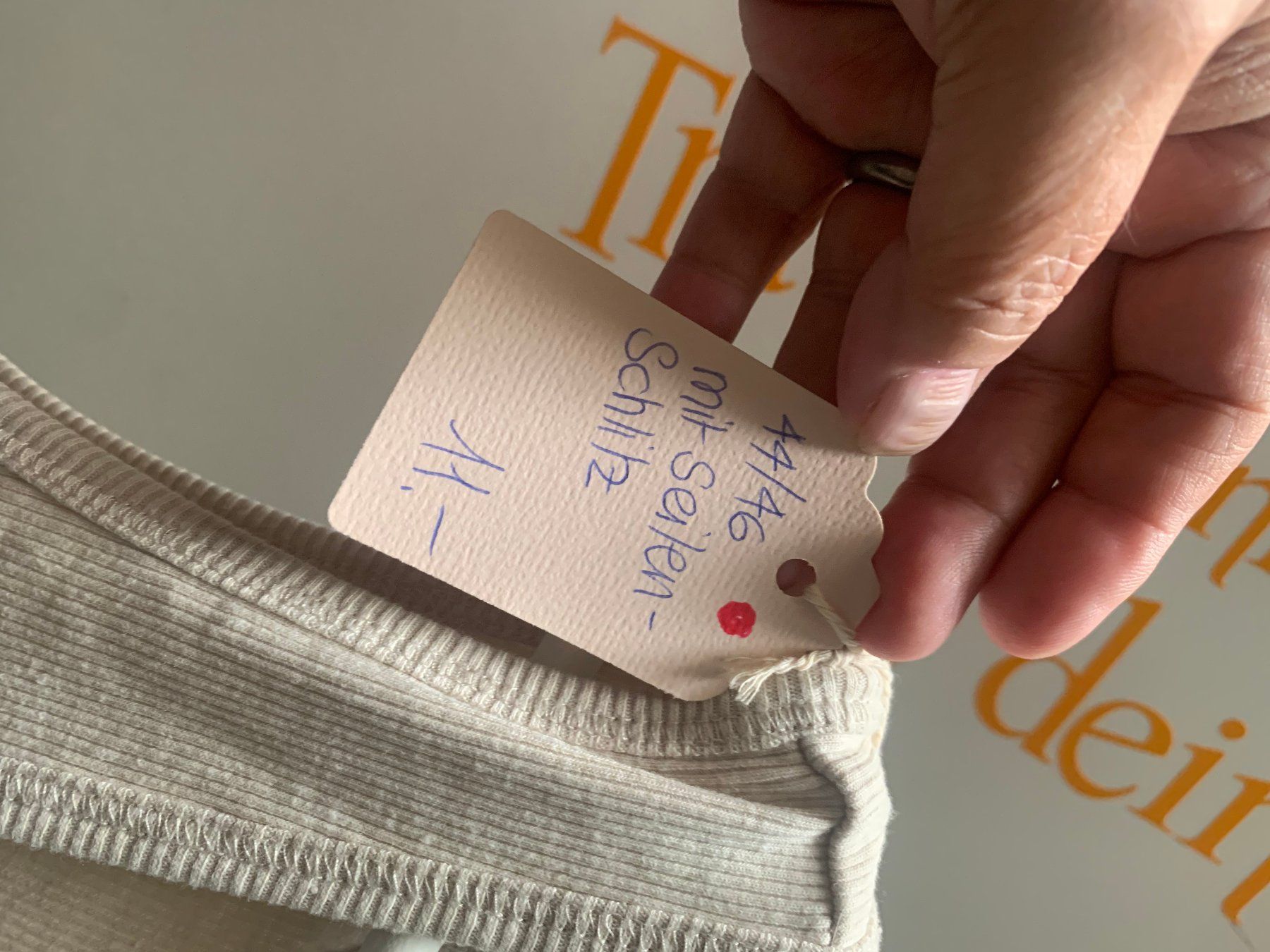 Vestiti: Kleidli L/XL beige – Usato da St. Gallen venduto da Miousch 3
