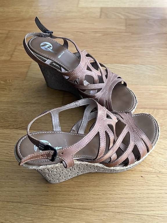 Damenschuhe: Keilabsatz Sandalen – Gebraucht aus Gebenstorf von pin_67yc 1