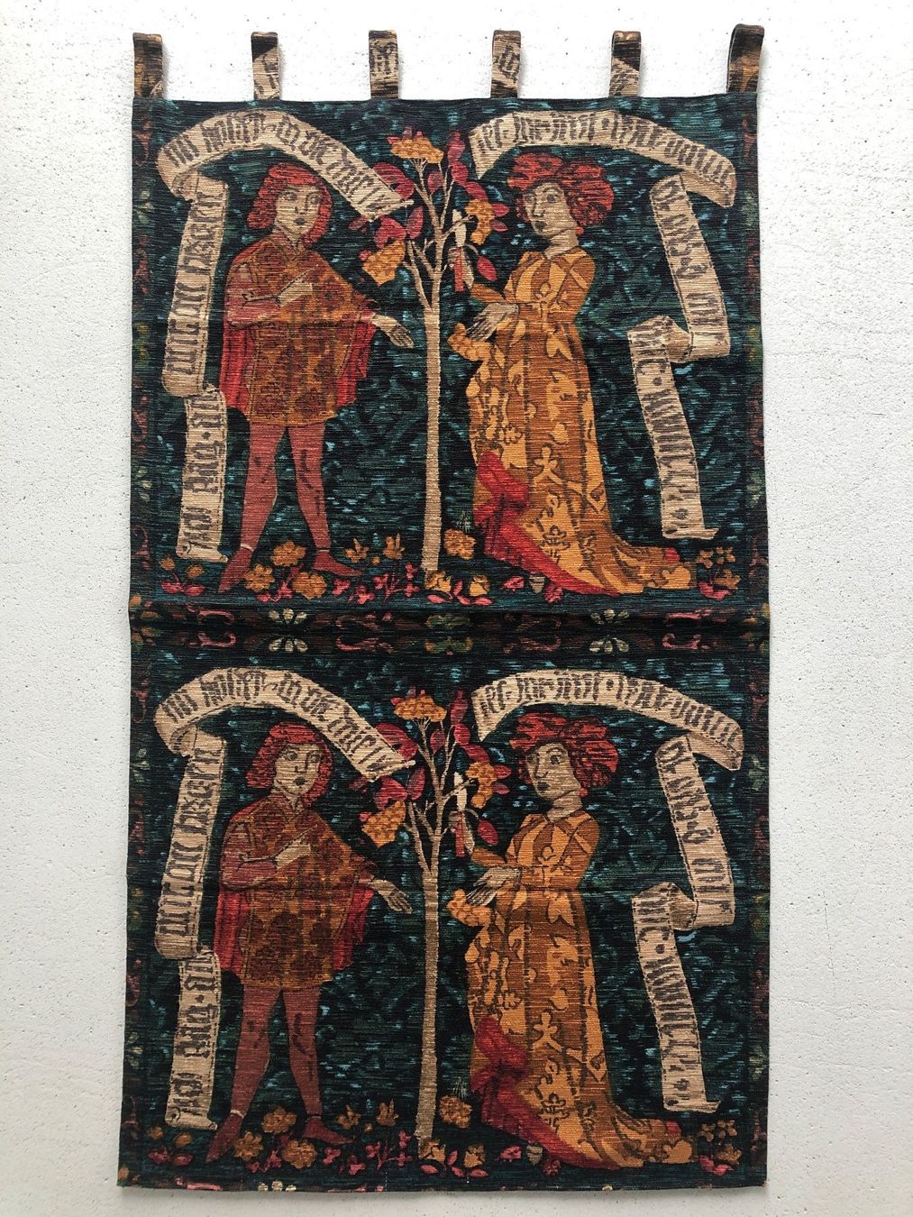 Tutte le decorazioni: Wandbehang – Usato da Balzers venduto da Bastlerherz