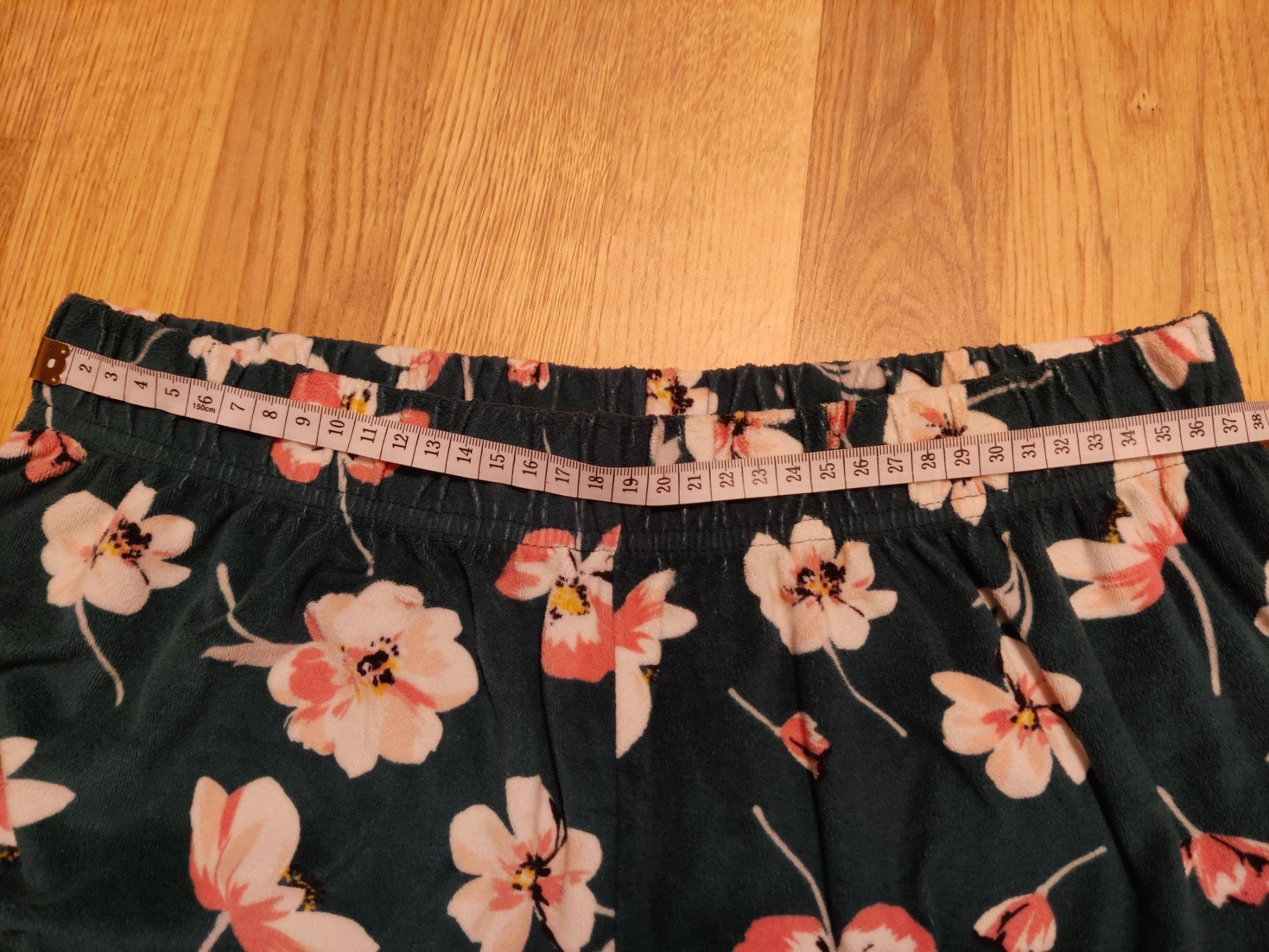 Negligees & Pigiami: Gemütlicher Pyjama mit Blumenmuster - M – Usato da Schönenwerd venduto da sal_75dx 6