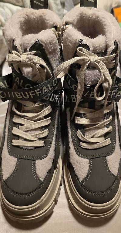 Buffalo Damenschuhe: Neue Buffalo Winter-Sneaker – Gebraucht aus Gansingen von kie_cpf6 1