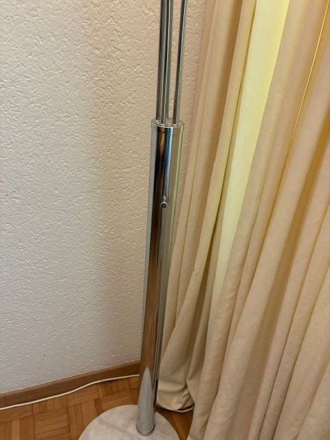 Lampade: Bogenlampe – Usato da Volketswil venduto da Schnieke 2