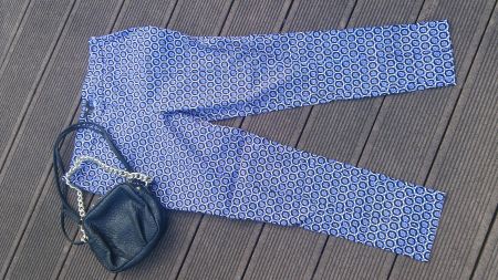 Pantalon blanc à motifs bleus & noirs H&M, taille 40 (88cm)