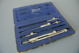 kleines KERN AARAU Set Präzisionswerkzeuge Holzbox 1920-59