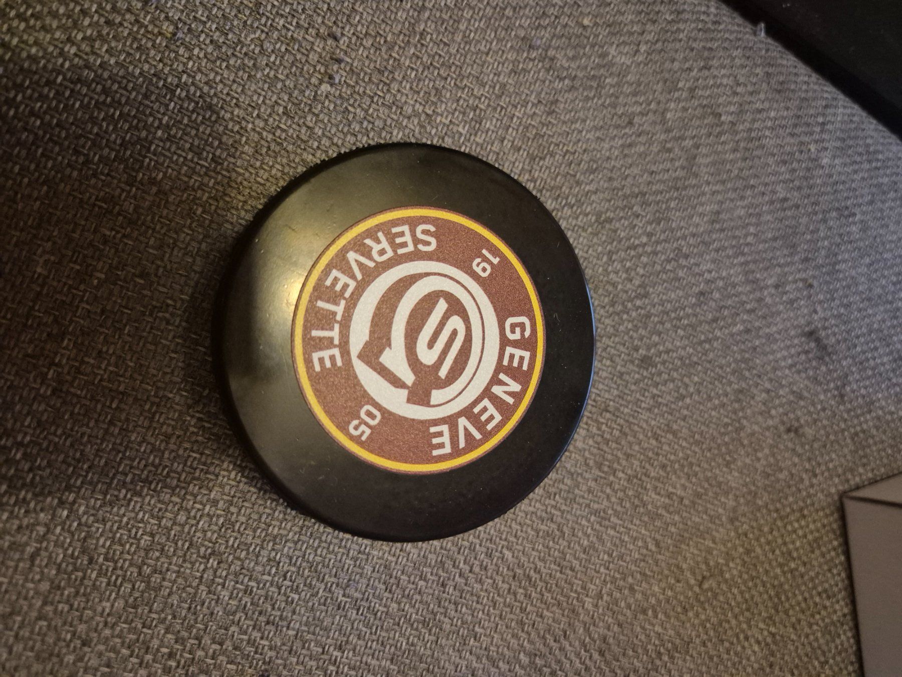 Spielzeuge: Burger king puck – Neu und originalverpackt aus Oberriet SG von Hallo_du01