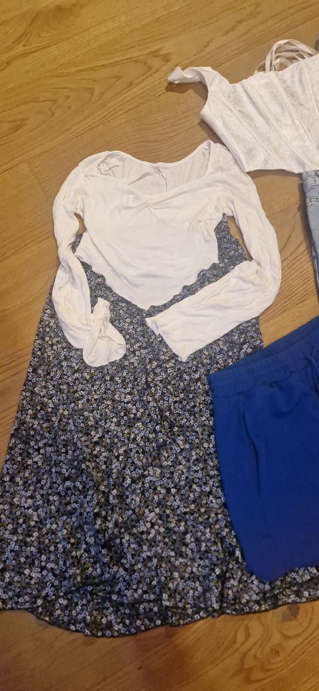 Kleiderpakete: sommer bundle  – Gebraucht aus Hochfelden von Ni9999 1