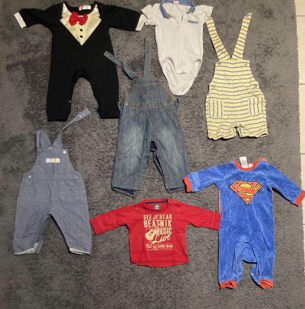 Lot de vêtements bébé 6-9 mois