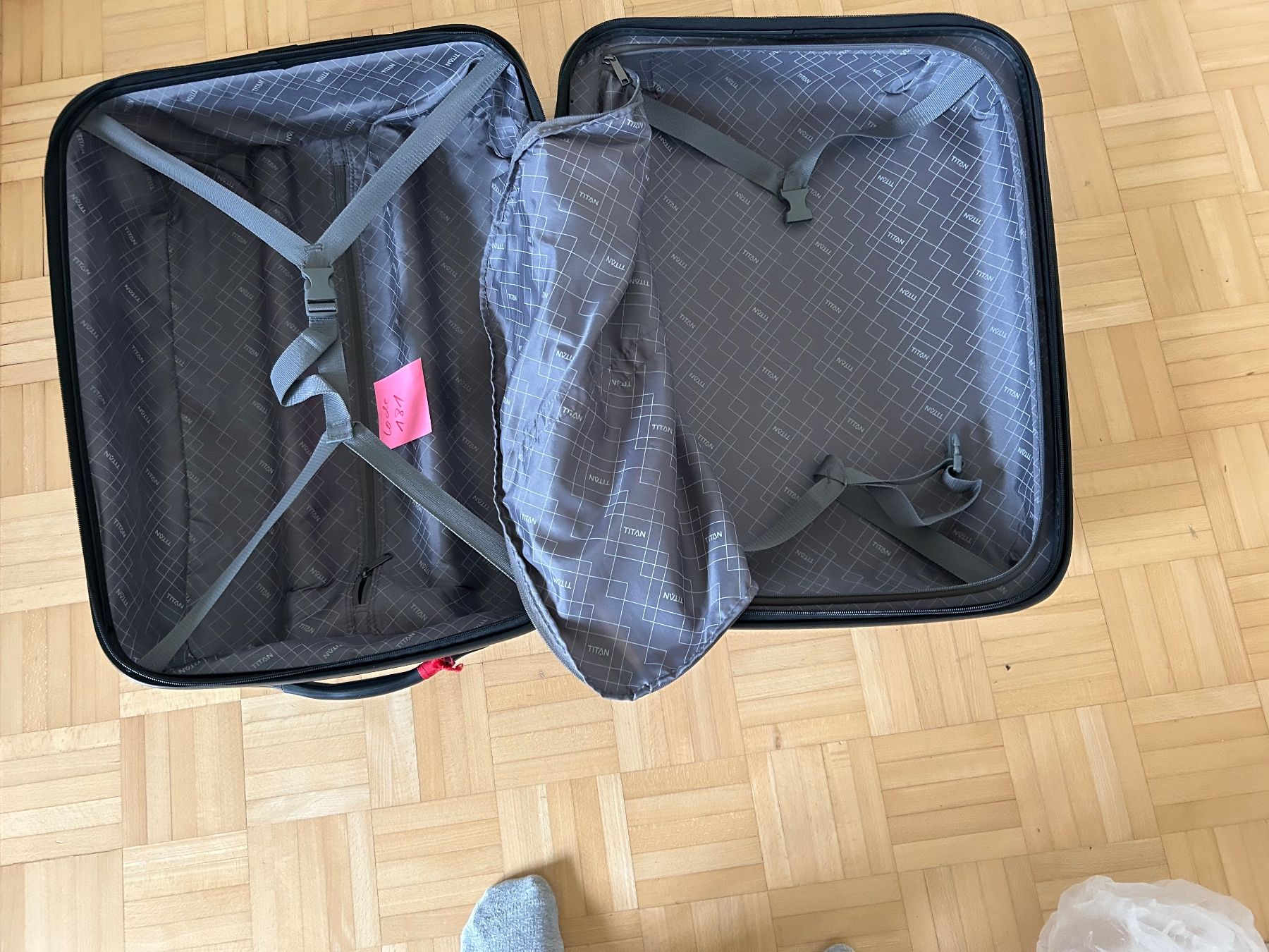 Valigie: Titan Festschalenkoffer – Usato da Wädenswil venduto da Nanny08 1
