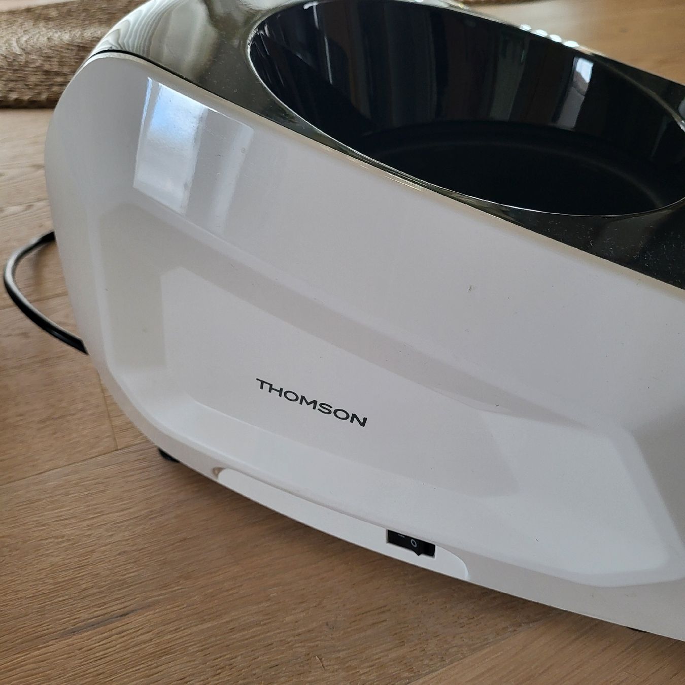 Elettrodomestici da cucina: Thomson Robot Multifunktion THCM245S-1CH mit Zubehör – Usato da Wangen ZH venduto da Macle 2