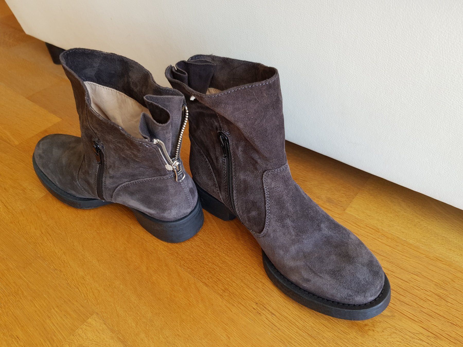 Unisa Damenschuhe: Unisa Veloursleder Stiefel Gr.39 – Neu und originalverpackt aus Reinach AG von innamac 4