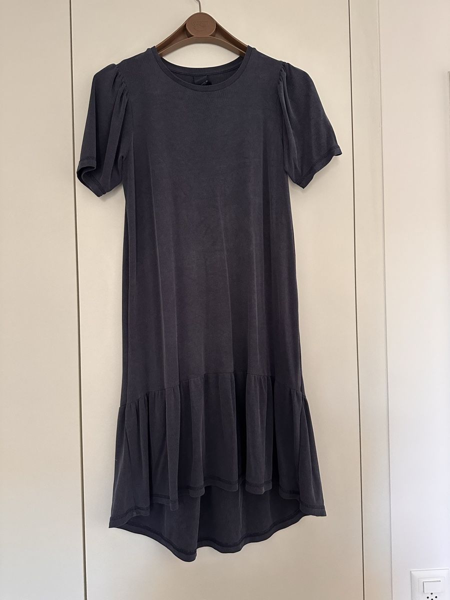 Vestiti: LUXZUZ ONE TWO Dress – Usato da Horgen venduto da ger_2y92