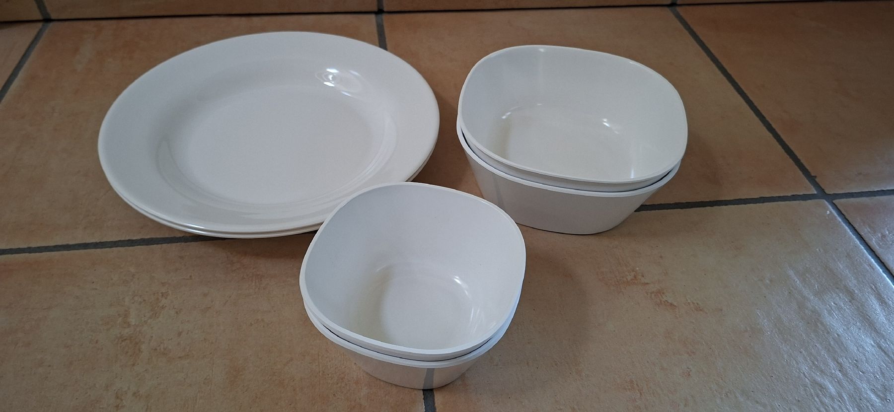 Set di piatti: Camping Geschirr Melamin – Usato da Niederbipp venduto da Flix03