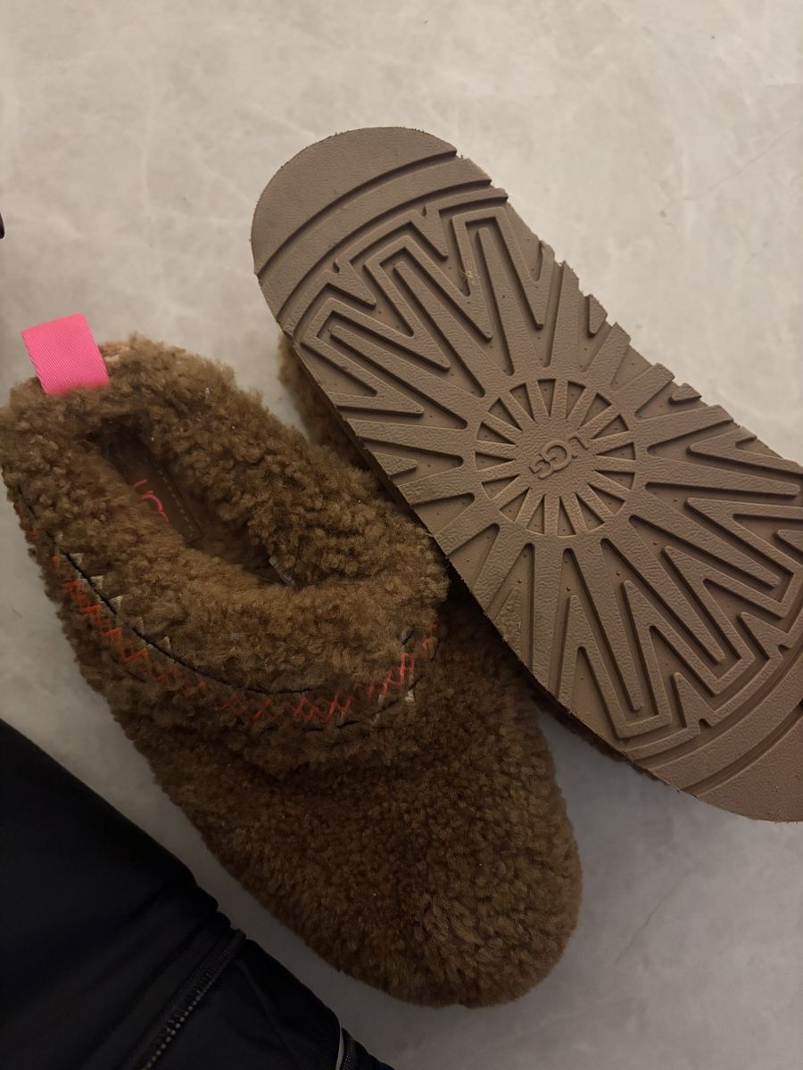 Ugg Scarpe da donna: UGG Hausschuhe - Grösse 36 – Nuovo (secondo la descrizione) da Dietikon venduto da zuerichsecondhand 1