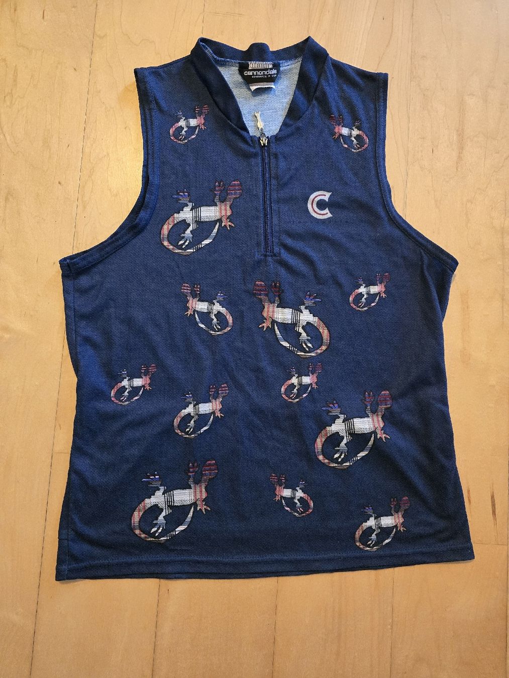 Cannondale Maillots de corps & Pantalons: Débardeur cyclisme Cannondale - Lézards. Taille L – D'occasion à BERN par froggyinternationale
