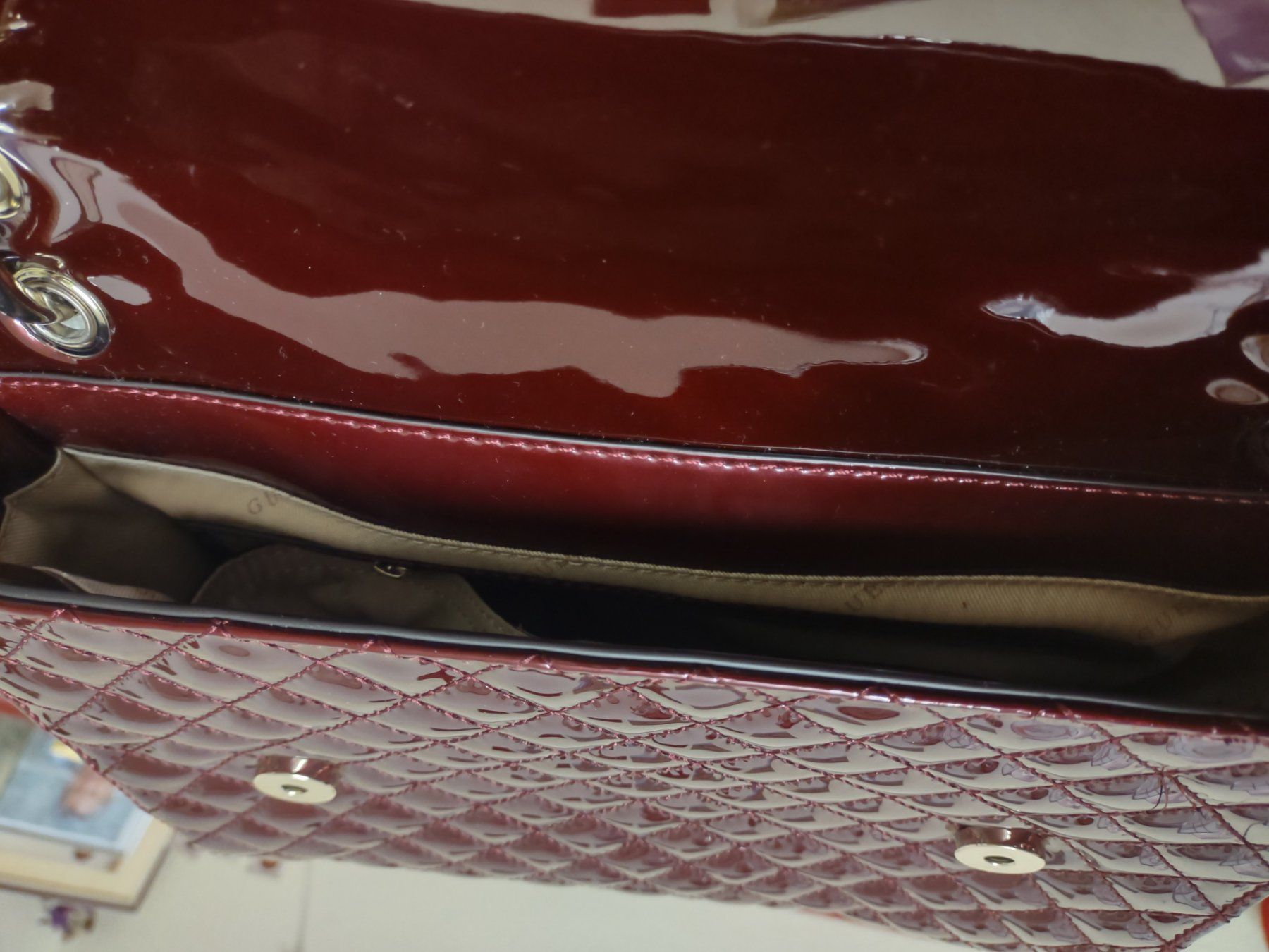 Guess Taschen für Damen: Original Guess Tasche Weinrot – Neu (gemäss Beschreibung) aus Montlingen von Nikita-Sidney 2