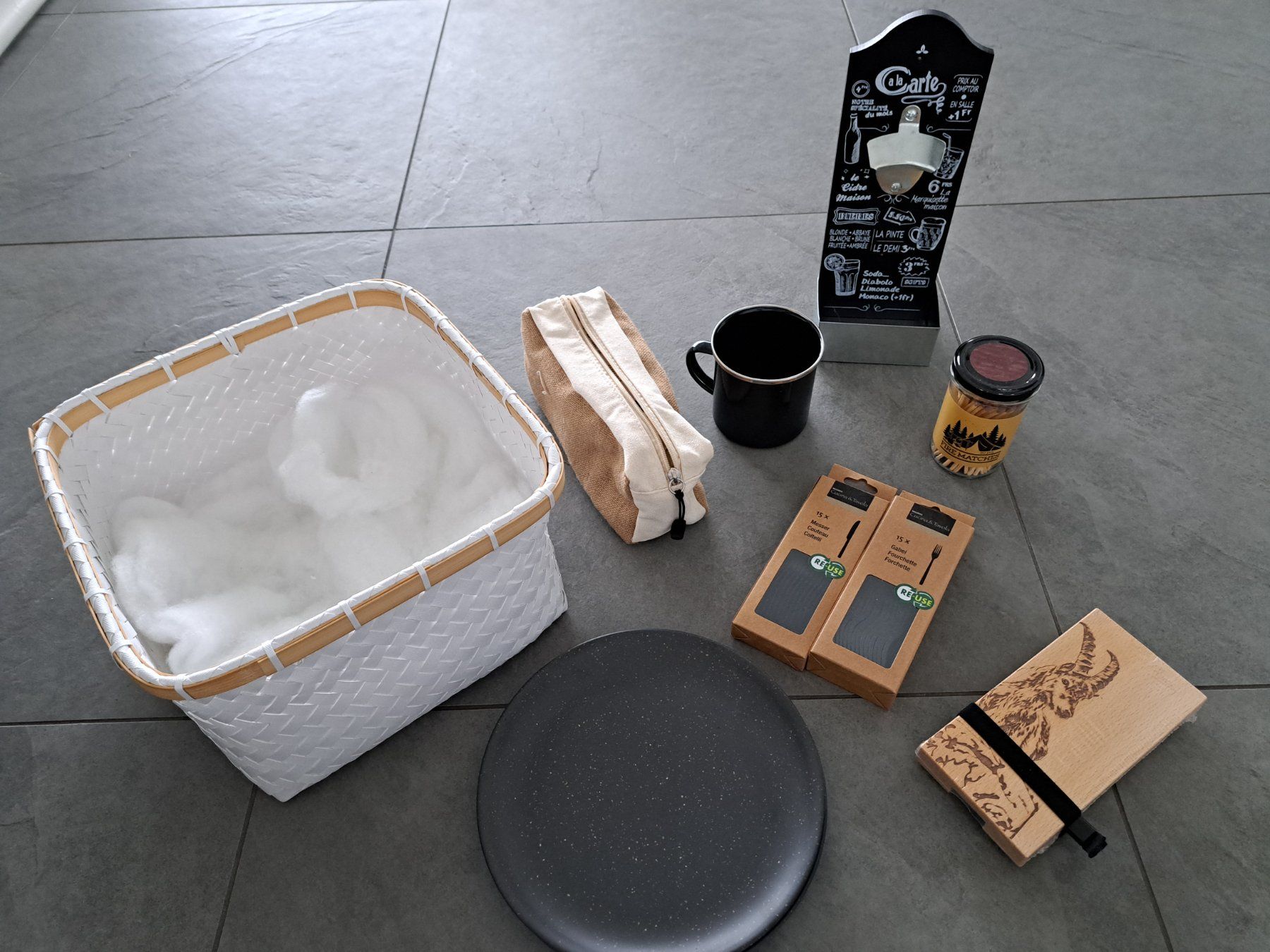 Geschirrsets: Geschenkset Raclette, Öffner, Teller, Brett uvm. – Neu und originalverpackt aus Widen von adrian1978