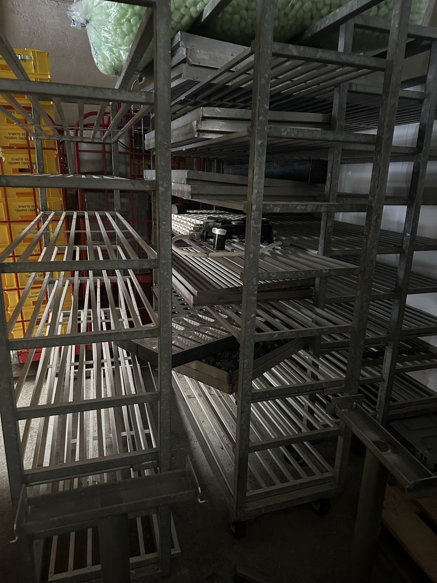 Scaffali: Ausbackwagen für Bäckerei – Usato da Riedern venduto da Fadrinski 2