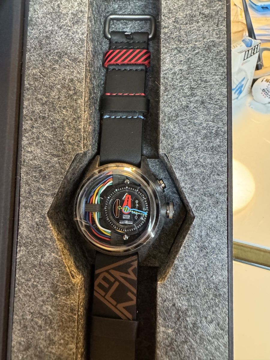 Uhren: Montre The Electricianz  – Neu und originalverpackt aus Perroy von vivelavente 1
