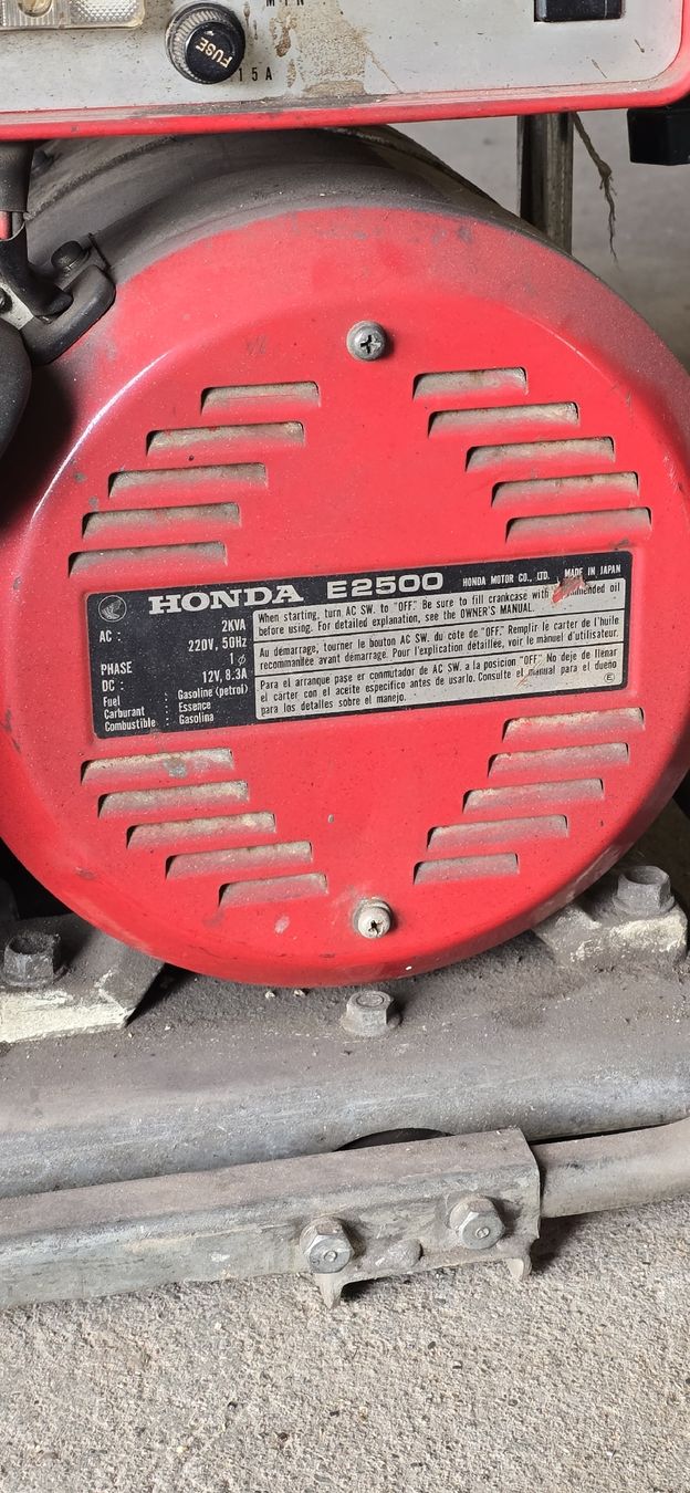 Honda Generatori di corrente: Honda Generator E2500 – Usato da Weiningen ZH venduto da ped_fbx2 3