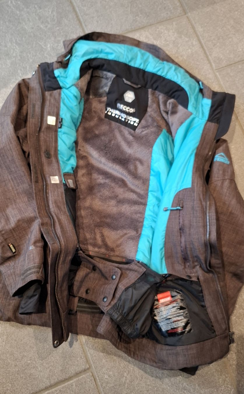 Mckinley Completi, tute sportive e funzionali: Skidress – Usato da Mümliswil venduto da kaflu 4
