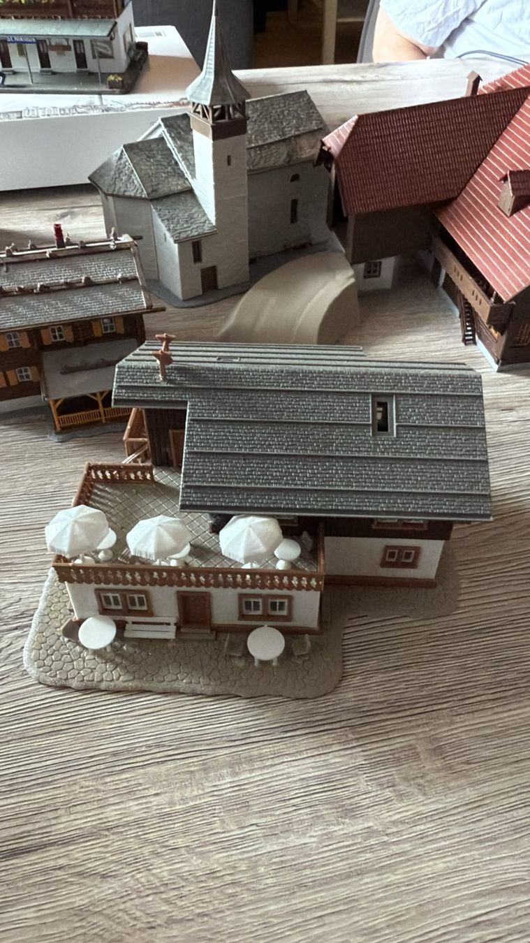 Faller Modellini di ferrovie: Div. H0 Faller Gebäude zusammengesetzt – Usato da Krauchthal venduto da sev_csr2 5
