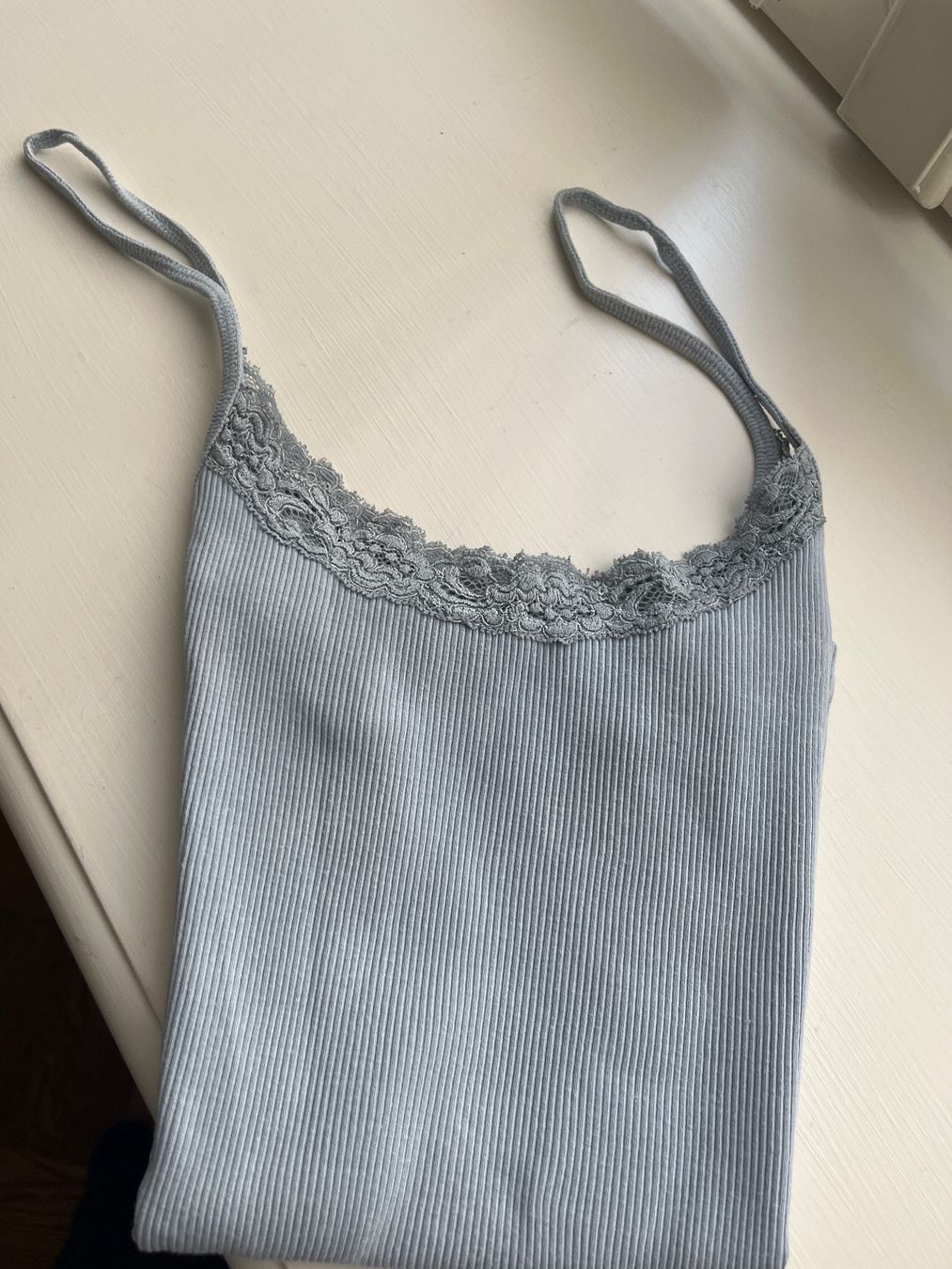 Brandy Melville Camicette, T-shirt & Top: Brandy Melville pale blue top – Usato da Rüschlikon venduto da ant_5v7g 3