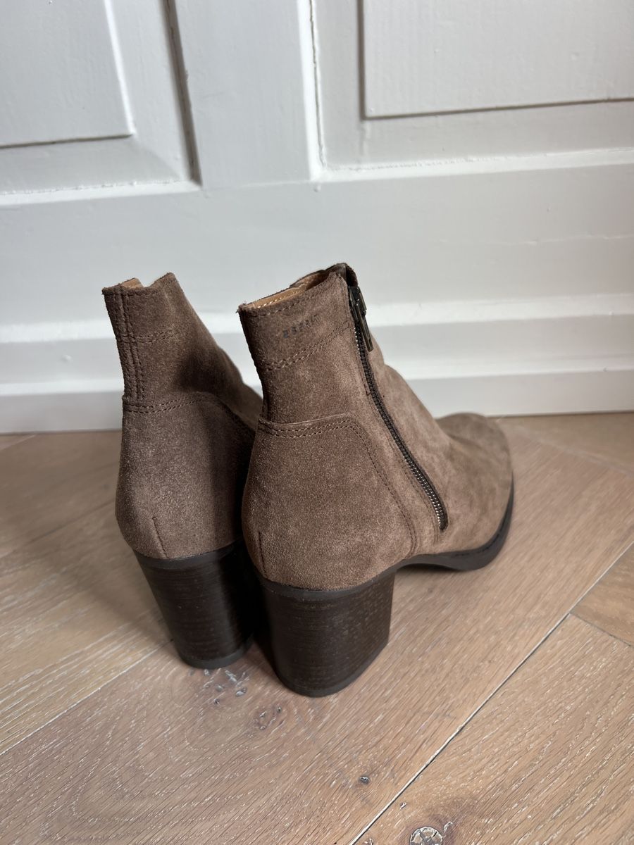 Esprit Chaussures femmes: Esprit Suede Ankle Boots, size 39 – D'occasion à Zürich par Mirouch 3