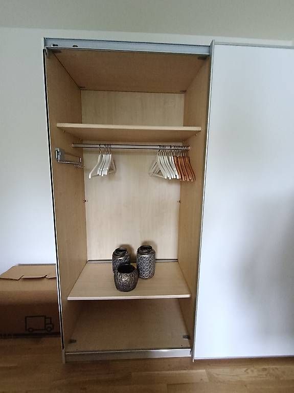 Schränke: Kleiderschrank  – Gebraucht aus Emmenbrücke von melanietheler