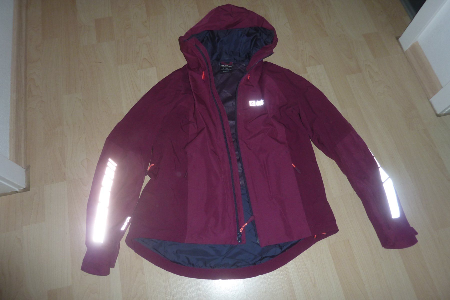 Jack Wolfskin Jacken: Veloregenjacke Jack Wolfskin L – Gebraucht aus Langendorf von Ptoomai